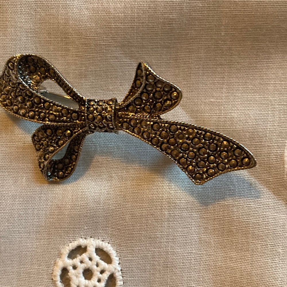Vintage silver plated brooch - Picture 1 of 3